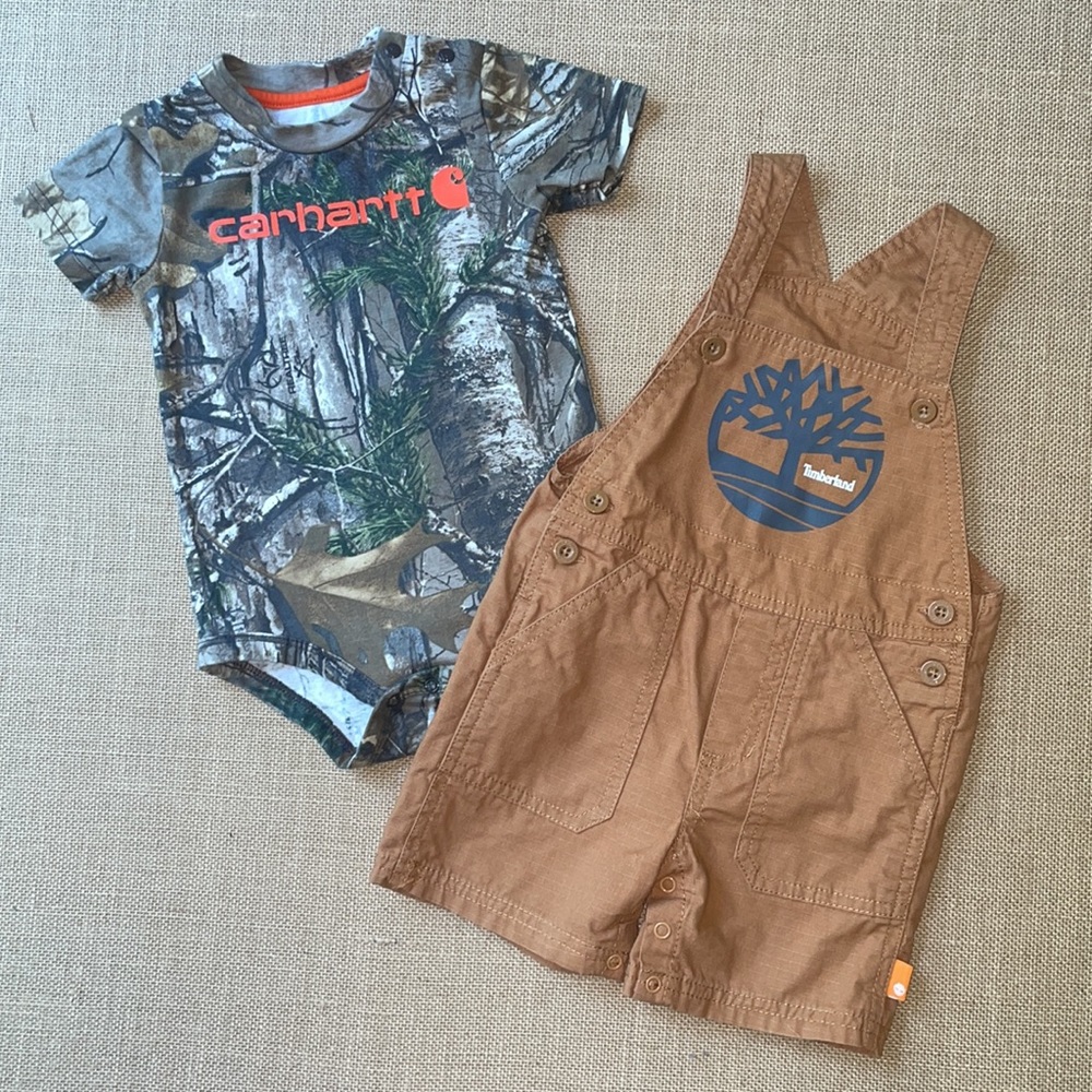 EUC Carhartt Realtree onesie paired with Timberland overalls Sz 18 months